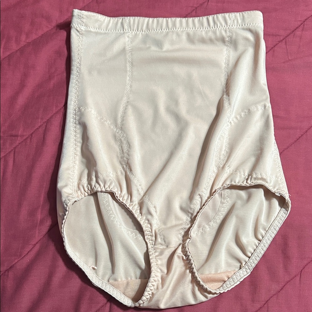 High-Waisted Large Heavenly Shapewear Briefs in Beige